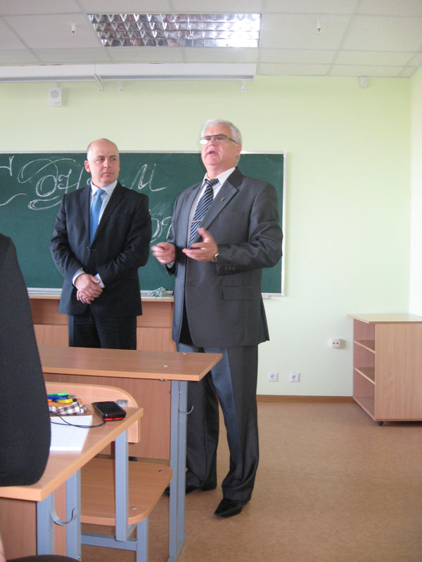 2012_10_01_03_01